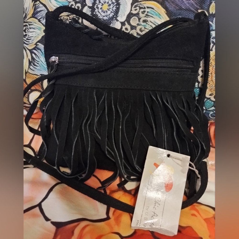 NWT LaCHIC ACCESSORIES BLACK SUEDE LEATHER FRINGED CROSSBODY HANDBAG